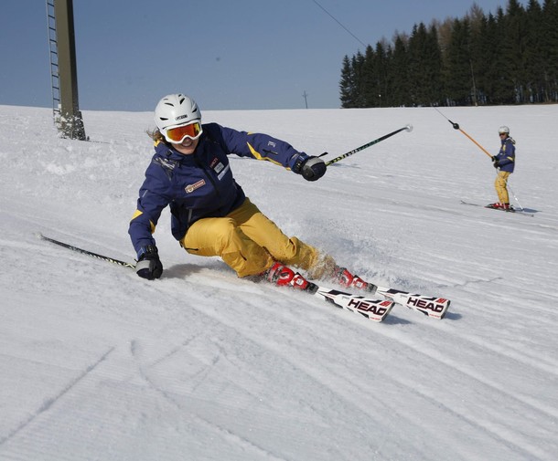 Lyžařská a snowboardová škola