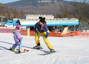 Lyžařská a snowboardová škola