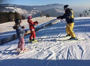 Lyžařská a snowboardová škola